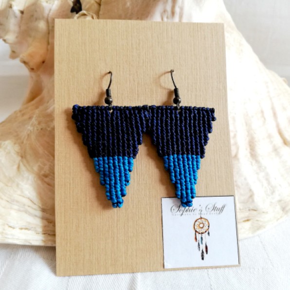 blue triangle earrings2