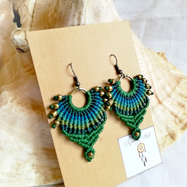 green earrings1