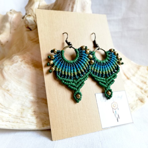 green earrings3