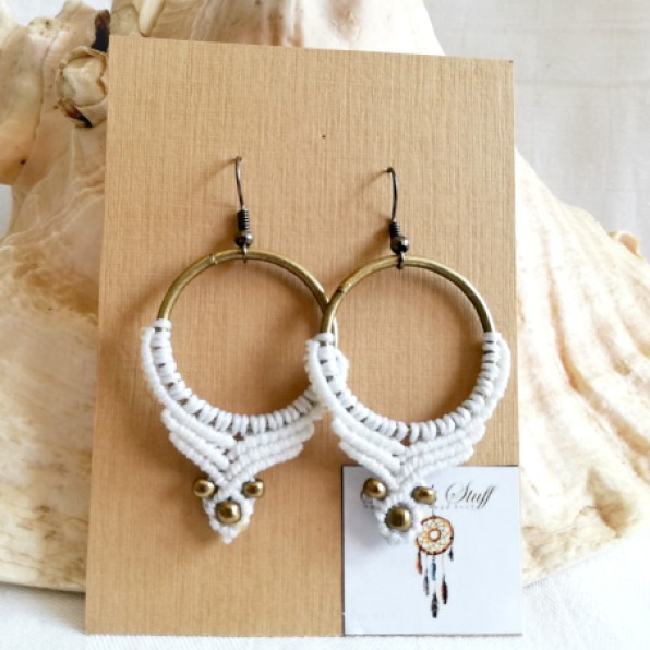 white circle earrings1